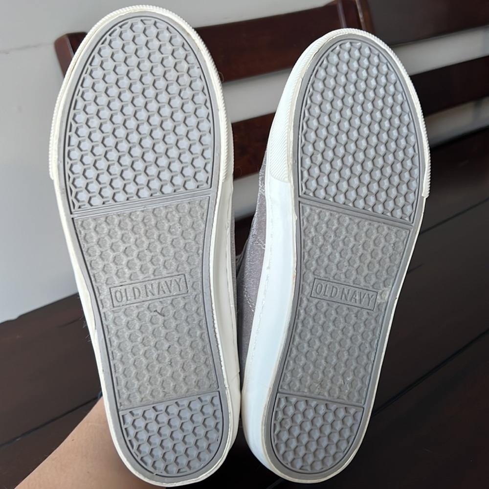Sneakers - Picture 4 of 5